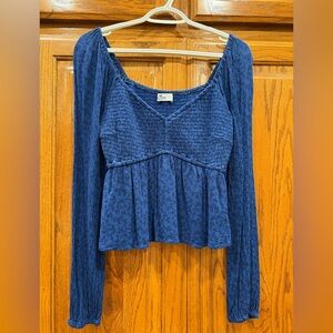 Hollister cropped blouse